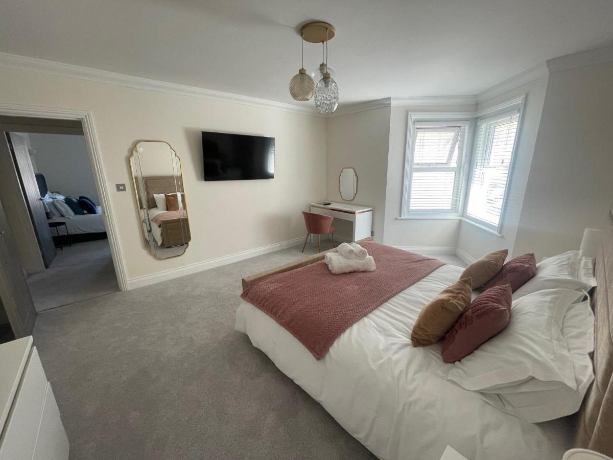 Exquisite Apartment, Stone Throw From The Beach Bournemouth Exterior photo