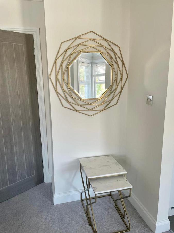 Exquisite Apartment, Stone Throw From The Beach Bournemouth Exterior photo