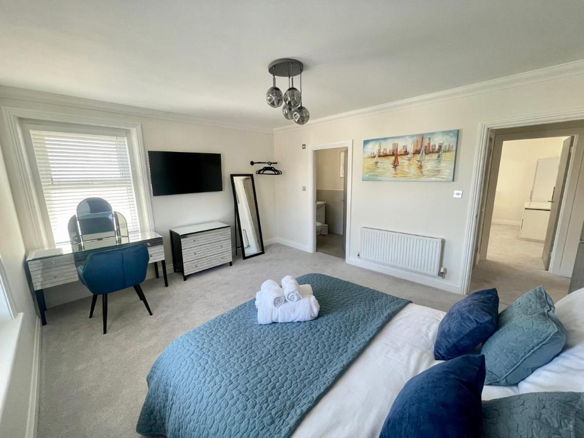 Exquisite Apartment, Stone Throw From The Beach Bournemouth Exterior photo