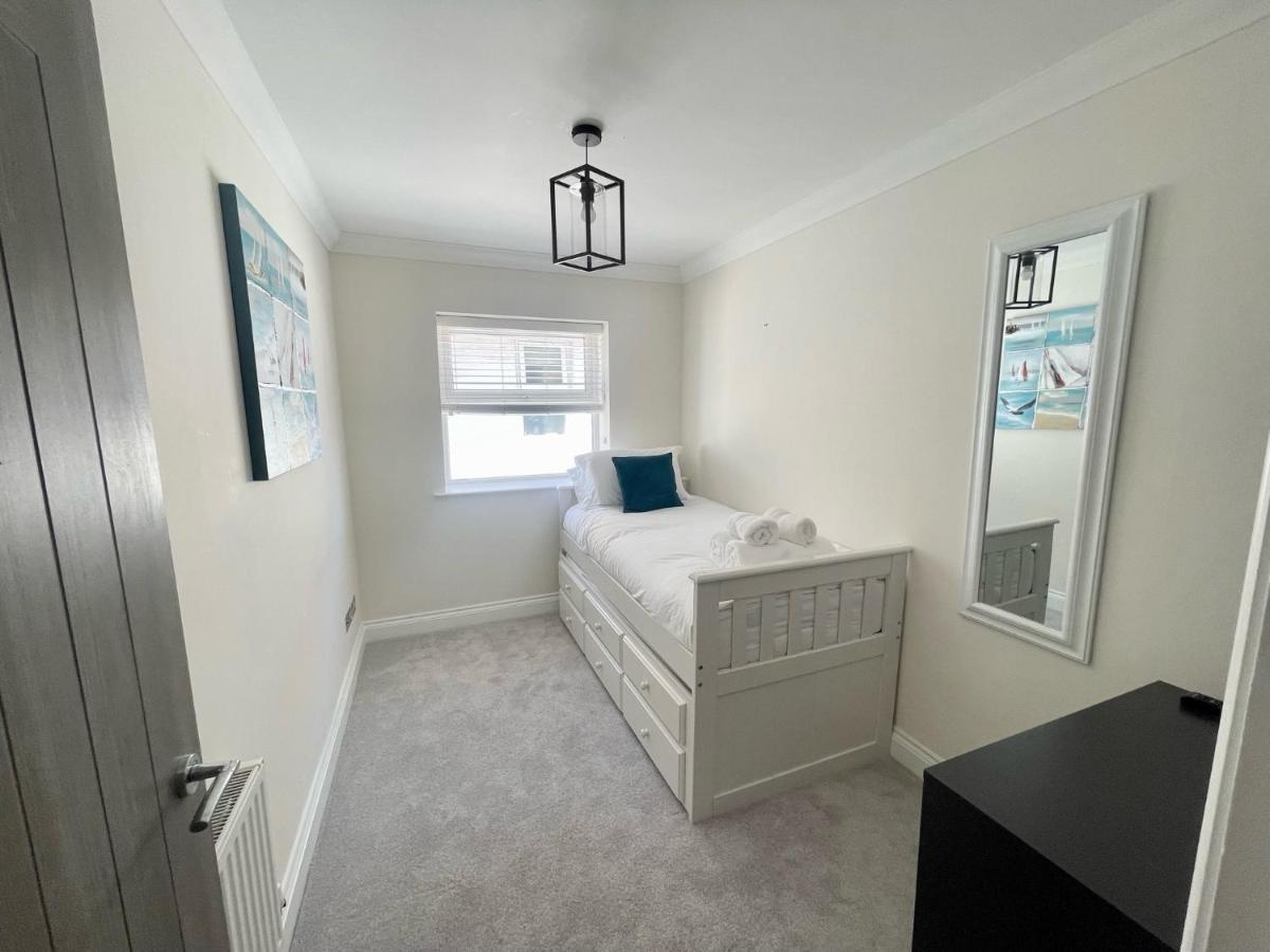 Exquisite Apartment, Stone Throw From The Beach Bournemouth Exterior photo