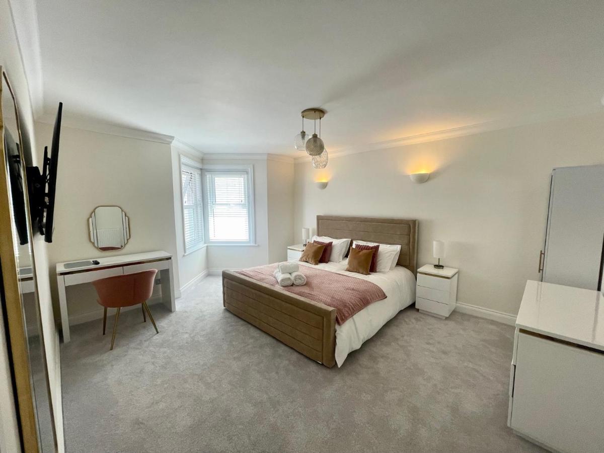Exquisite Apartment, Stone Throw From The Beach Bournemouth Exterior photo