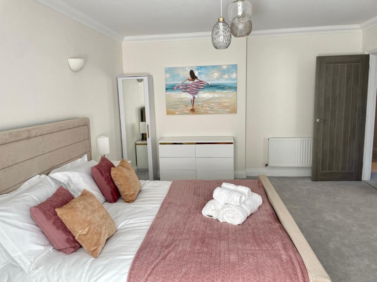 Exquisite Apartment, Stone Throw From The Beach Bournemouth Exterior photo